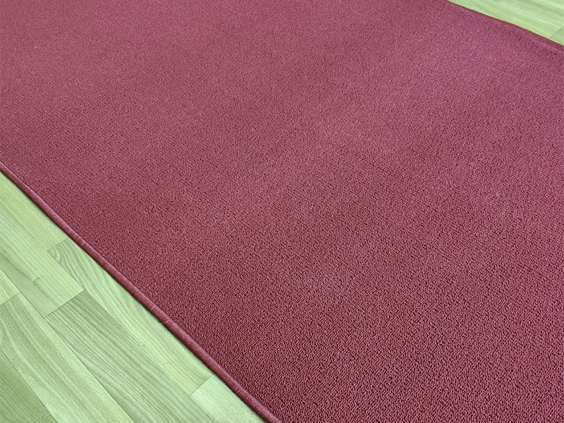 Широкая дорожка с коротким ворсом